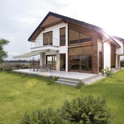 Modernes Einfamilienhaus mit Rollläden